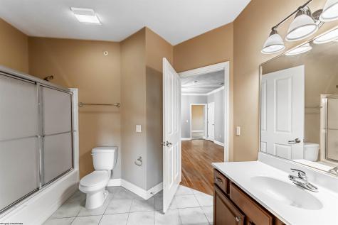 1625 Suncrest Village Morgantown WV 26505