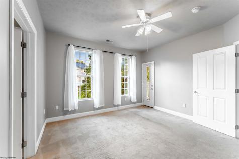 1625 Suncrest Village Morgantown WV 26505