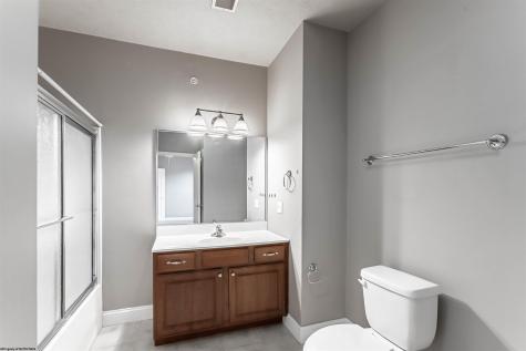 1625 Suncrest Village Morgantown WV 26505
