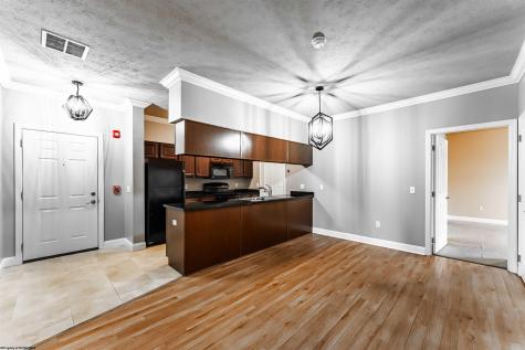 1625 Suncrest Village Morgantown WV 26505