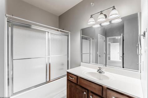 1625 Suncrest Village Morgantown WV 26505