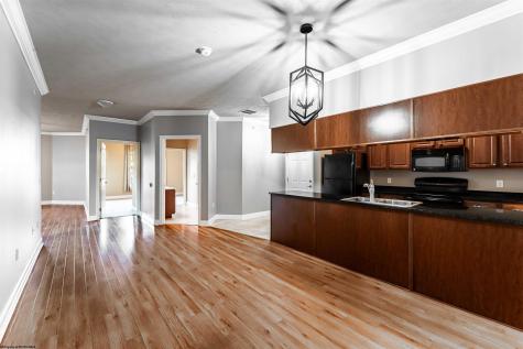 1625 Suncrest Village Morgantown WV 26505