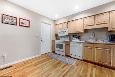 705 Lakeview Estates Morgantown WV 26508