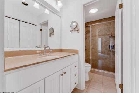 705 Lakeview Estates Morgantown WV 26508