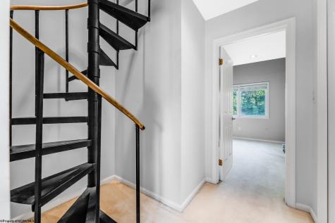 705 Lakeview Estates Morgantown WV 26508