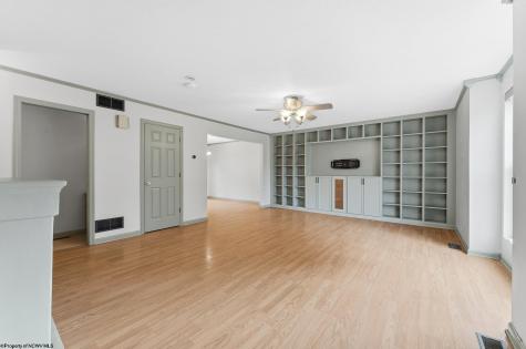 10 Clear Spring Drive Morgantown WV 26508