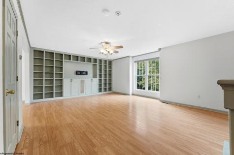 10 Clear Spring Drive Morgantown WV 26508