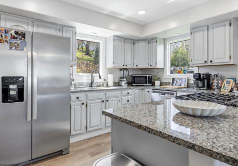 615 Mariner Village Morgantown WV 26508