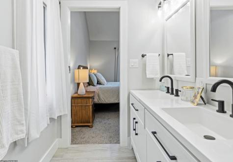 615 Mariner Village Morgantown WV 26508