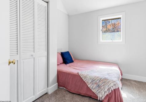 615 Mariner Village Morgantown WV 26508