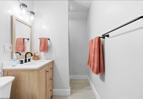 615 Mariner Village Morgantown WV 26508