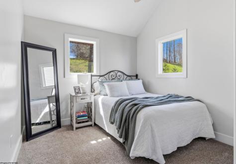 615 Mariner Village Morgantown WV 26508