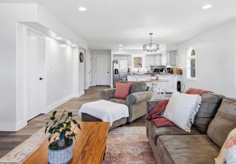 615 Mariner Village Morgantown WV 26508