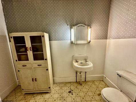 103 Washington Street Mannington WV 26582-0000