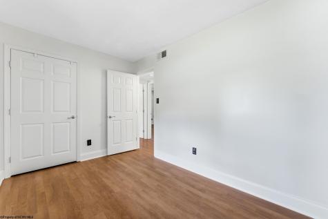 878 Shaffer Lane Morgantown WV 26508