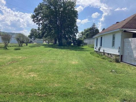53 Farnsworth Avenue Buckhannon WV 26201