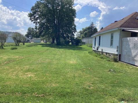53 Farnsworth Avenue Buckhannon WV 26201
