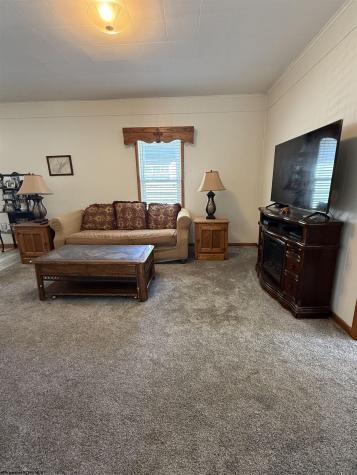 8026 Plainwood Avenue Stonewood WV 26301