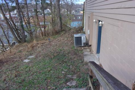 32 Cleveland Avenue Westover WV 26501