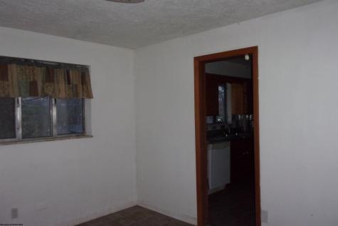 32 Cleveland Avenue Westover WV 26501