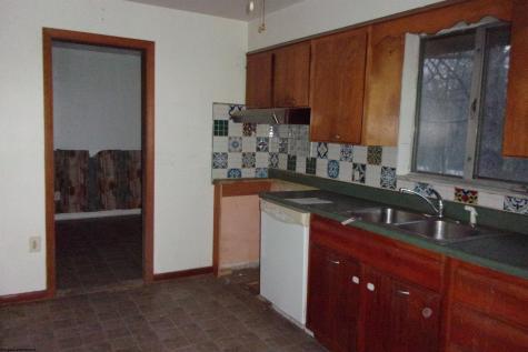 32 Cleveland Avenue Westover WV 26501