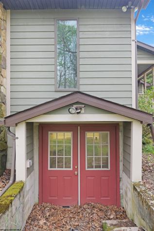 17 Goldfinch Lane Terra Alta WV 26764