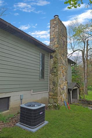 17 Goldfinch Lane Terra Alta WV 26764