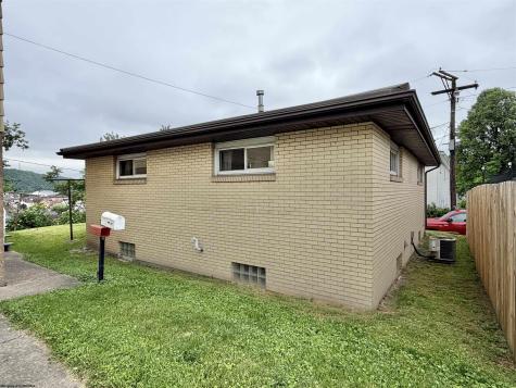 520 Mahan Avenue Follansbee WV 26037