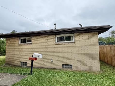 520 Mahan Avenue Follansbee WV 26037