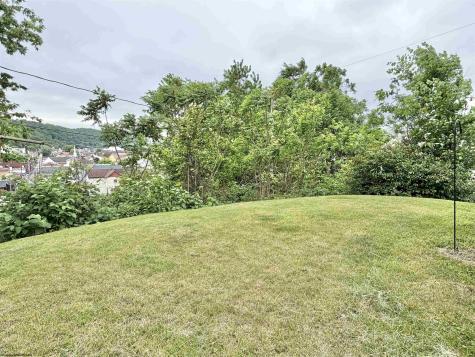 520 Mahan Avenue Follansbee WV 26037