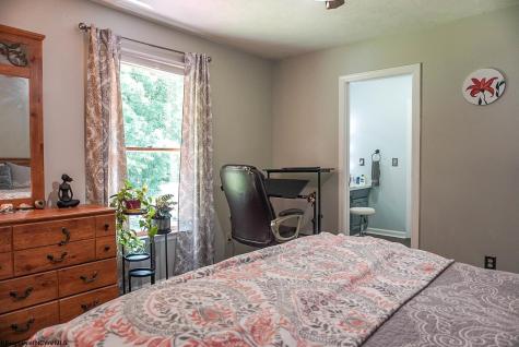 243 Aurora Drive Morgantown WV 26508