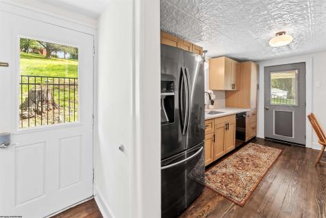 16 Davis Heights Road Maidsville WV 26541
