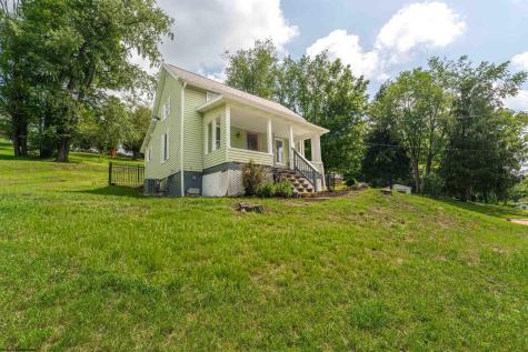 16 Davis Heights Road Maidsville WV 26541