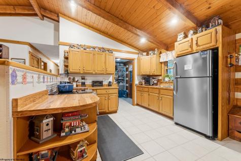 37 Sorrel Court Terra Alta WV 26764