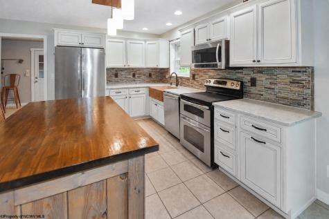 102 Saffel Hill Drive Grafton WV 26354