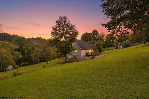 102 Saffel Hill Drive Grafton WV 26354