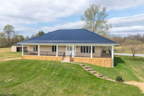 932 Linton Road Independence WV 26374