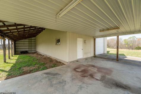 932 Linton Road Independence WV 26374