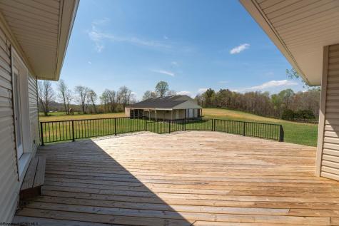 932 Linton Road Independence WV 26374