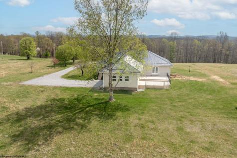 932 Linton Road Independence WV 26374