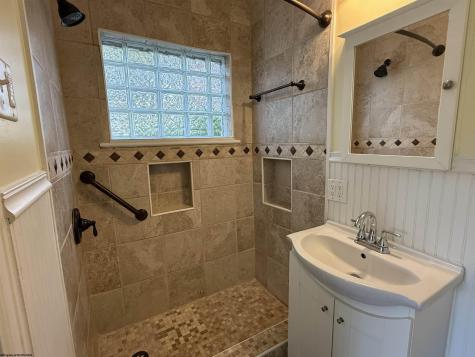 1201 Peacock Lane Fairmont WV 26554