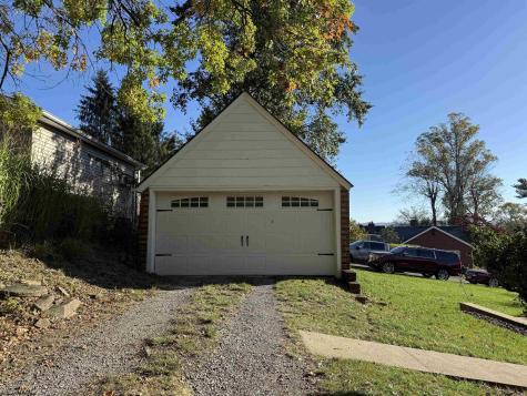 1201 Peacock Lane Fairmont WV 26554
