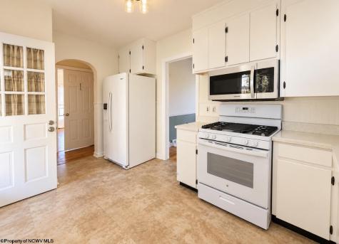 859 Winter Avenue Weston WV 26452