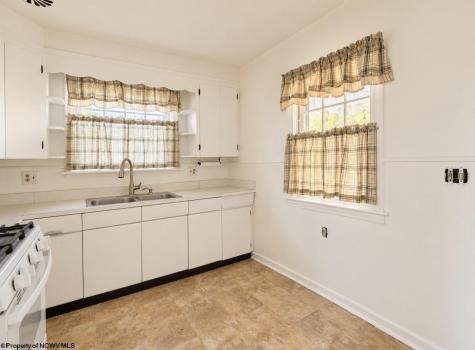859 Winter Avenue Weston WV 26452
