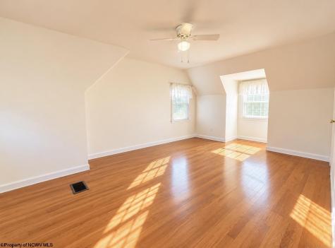 859 Winter Avenue Weston WV 26452