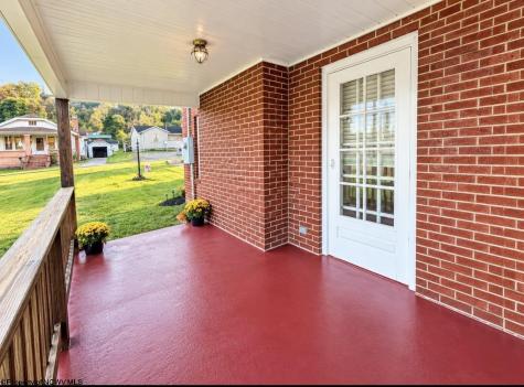 859 Winter Avenue Weston WV 26452