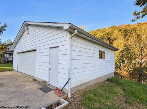 859 Winter Avenue Weston WV 26452
