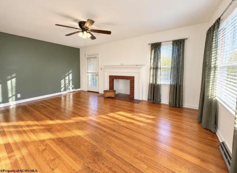 859 Winter Avenue Weston WV 26452