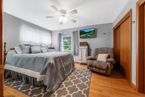 756 Mountain View Place Morgantown WV 26501