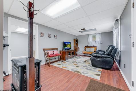 756 Mountain View Place Morgantown WV 26501